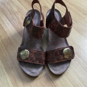TAOS Footwear - dressy sandals